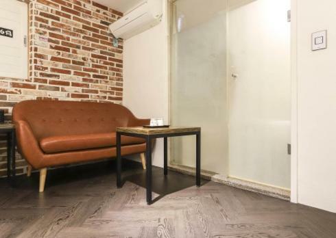 June Hotel *